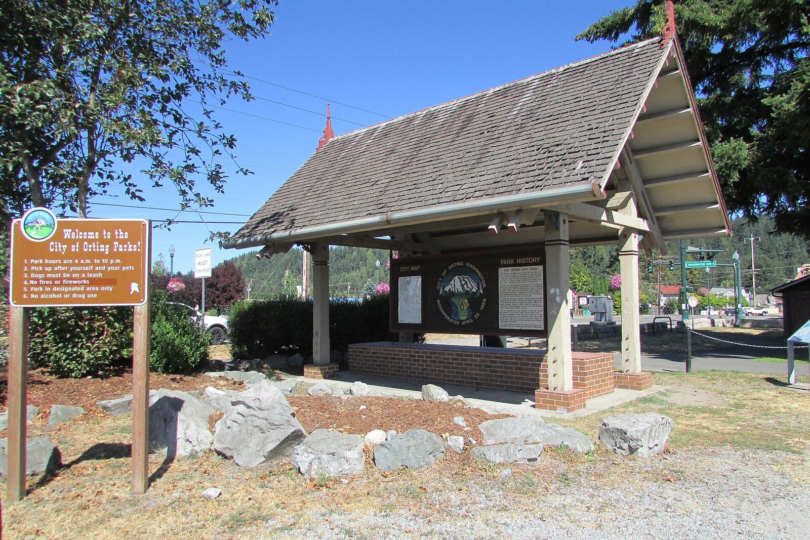 The Orting trailhead information kiosk in the park